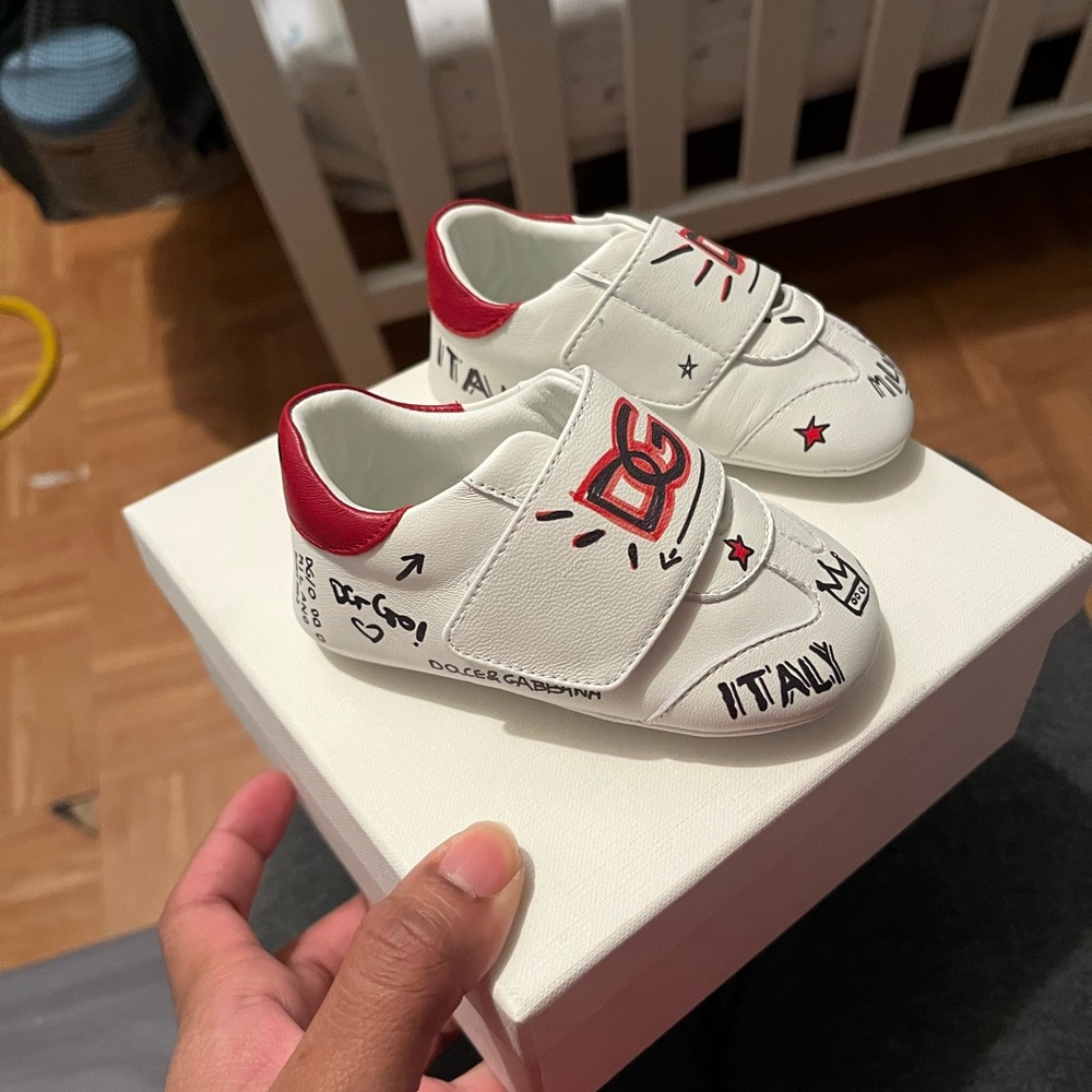 Dolce and Gabbana infant soft bottom/baby walker sneakers